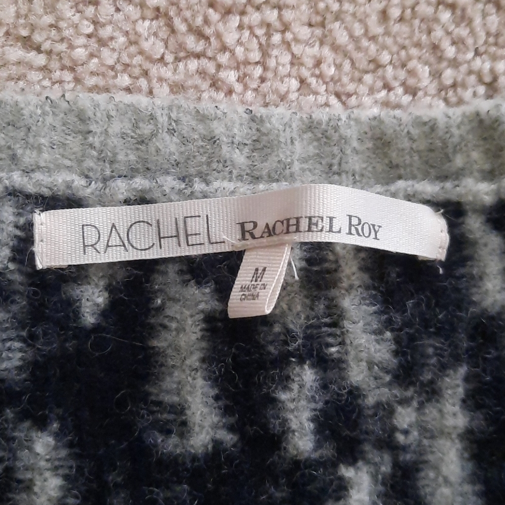 Cardigan‎ - Picture 2 of 7